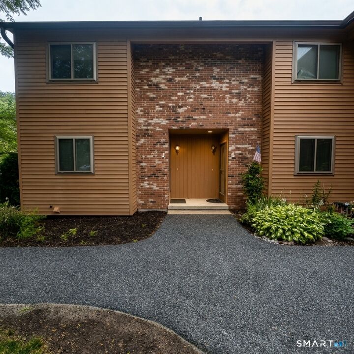 Property Photo:  150 Burritt Street 6J  CT 06479 