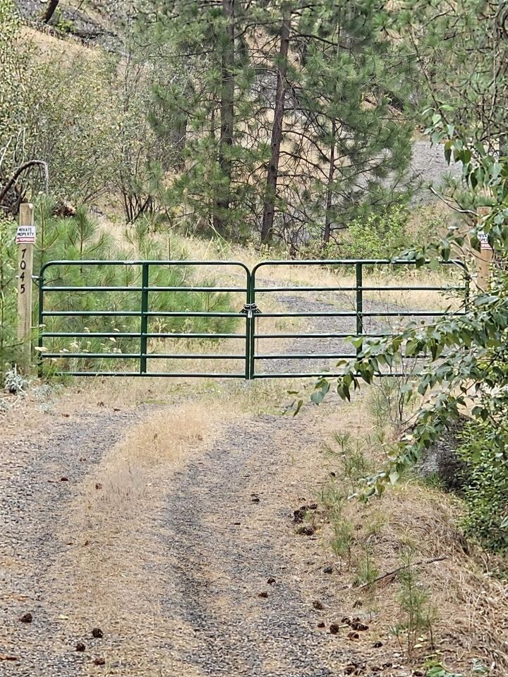 Property Photo:  7045 Hwy 291 Hwy  WA 99034 