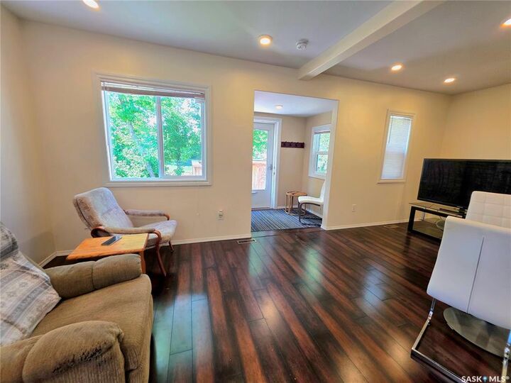 Property Photo:  802 O Avenue S  SK S7M 2S7 