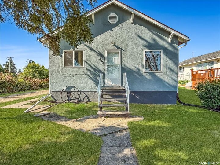Property Photo: 429 Second Street SK S0G 3S0