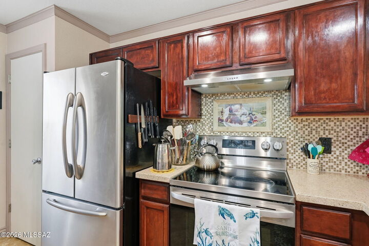 Property Photo: 8471 N Placita De La Manzana AZ 85742