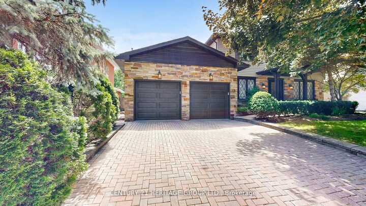Property Photo:  280 Henderson Avenue  ON L3T 2M2 