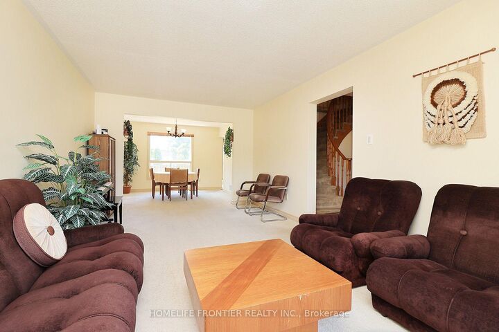 Property Photo: 48 Ashfield Drive ON L4E 2K9