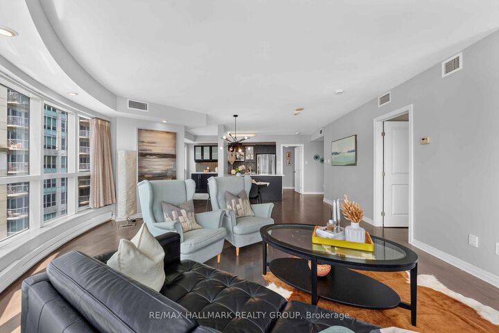 Property Photo: 195 Besserer Street N 1701 ON K1N 0B6