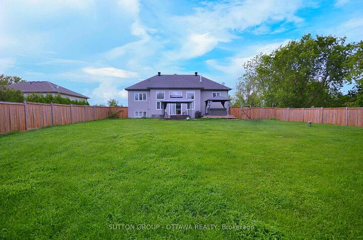 Property Photo: 588 Russell Road ON K0A 2A0