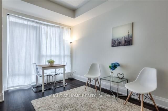 Property Photo: 120 Harrison Garden Boulevard 716 ON M2N 0C2