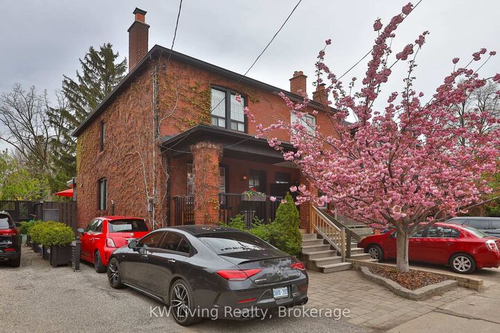 Property Photo: 452 Davisville Avenue ON M4S 1H8