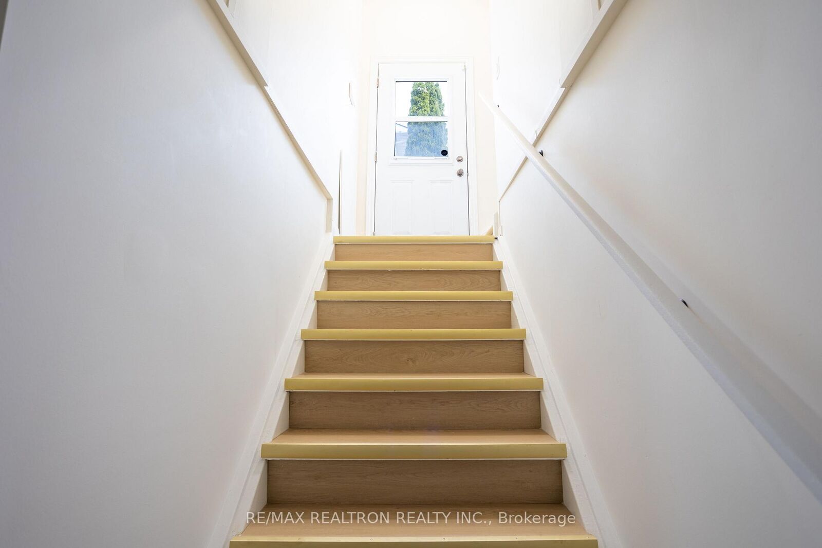 Photo de la propriété:  322 Shanty Bay Road Bsmt  ON L4M 1E7 