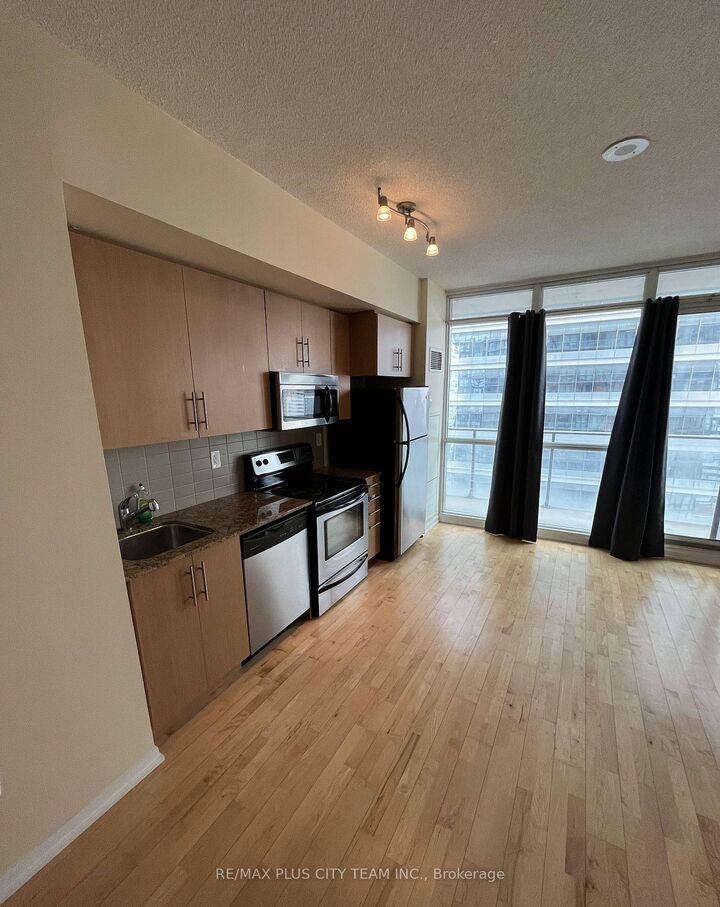 Property Photo: 65 Bremner Boulevard 2206 ON M5J 0A7
