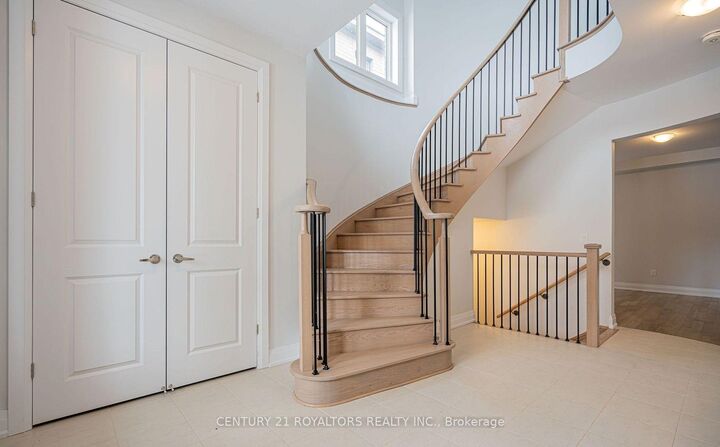 Property Photo: 212 Harwood Avenue ON N4T 0P9