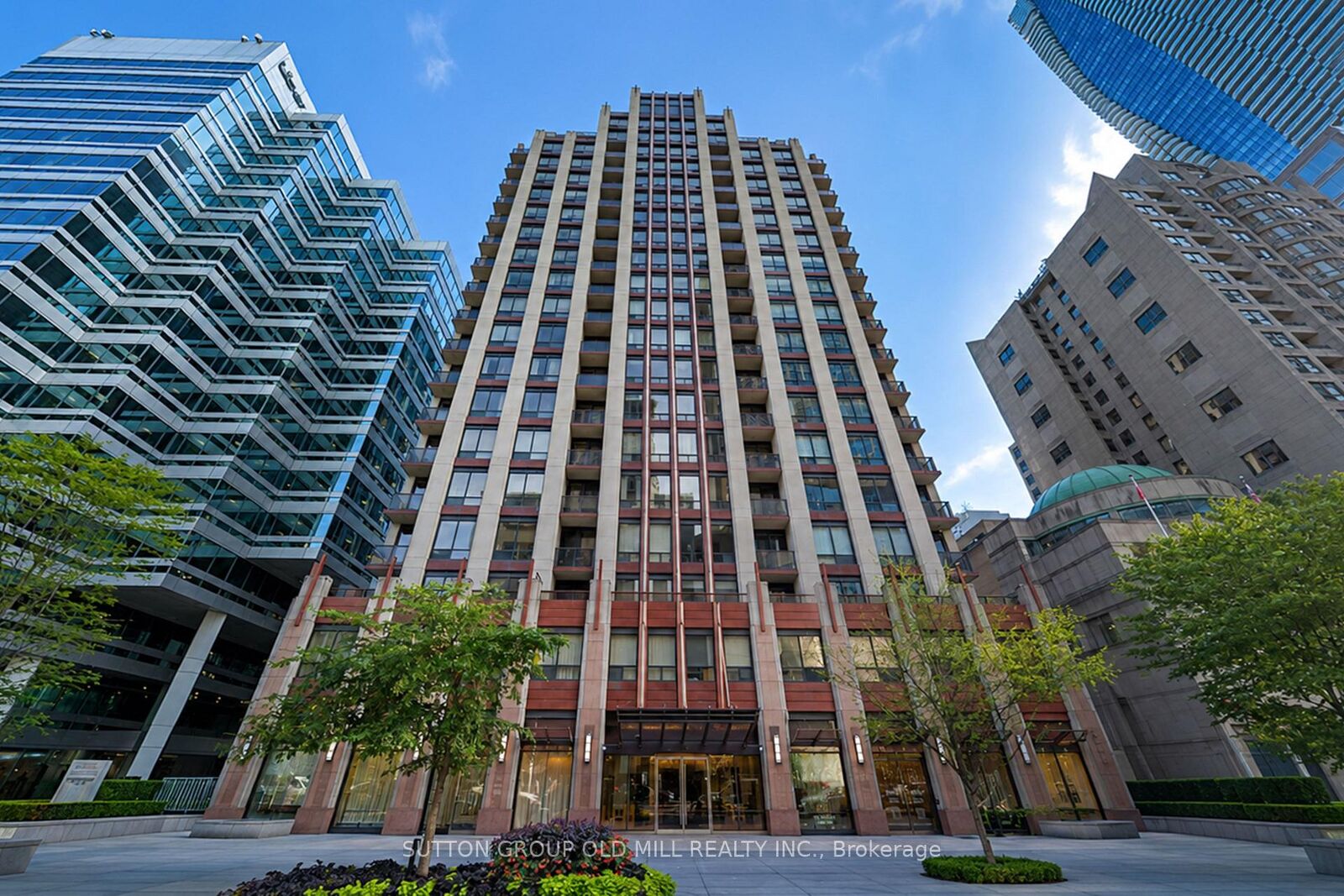 Property Photo: 85 Bloor Street E 1207 ON M4W 3Y1