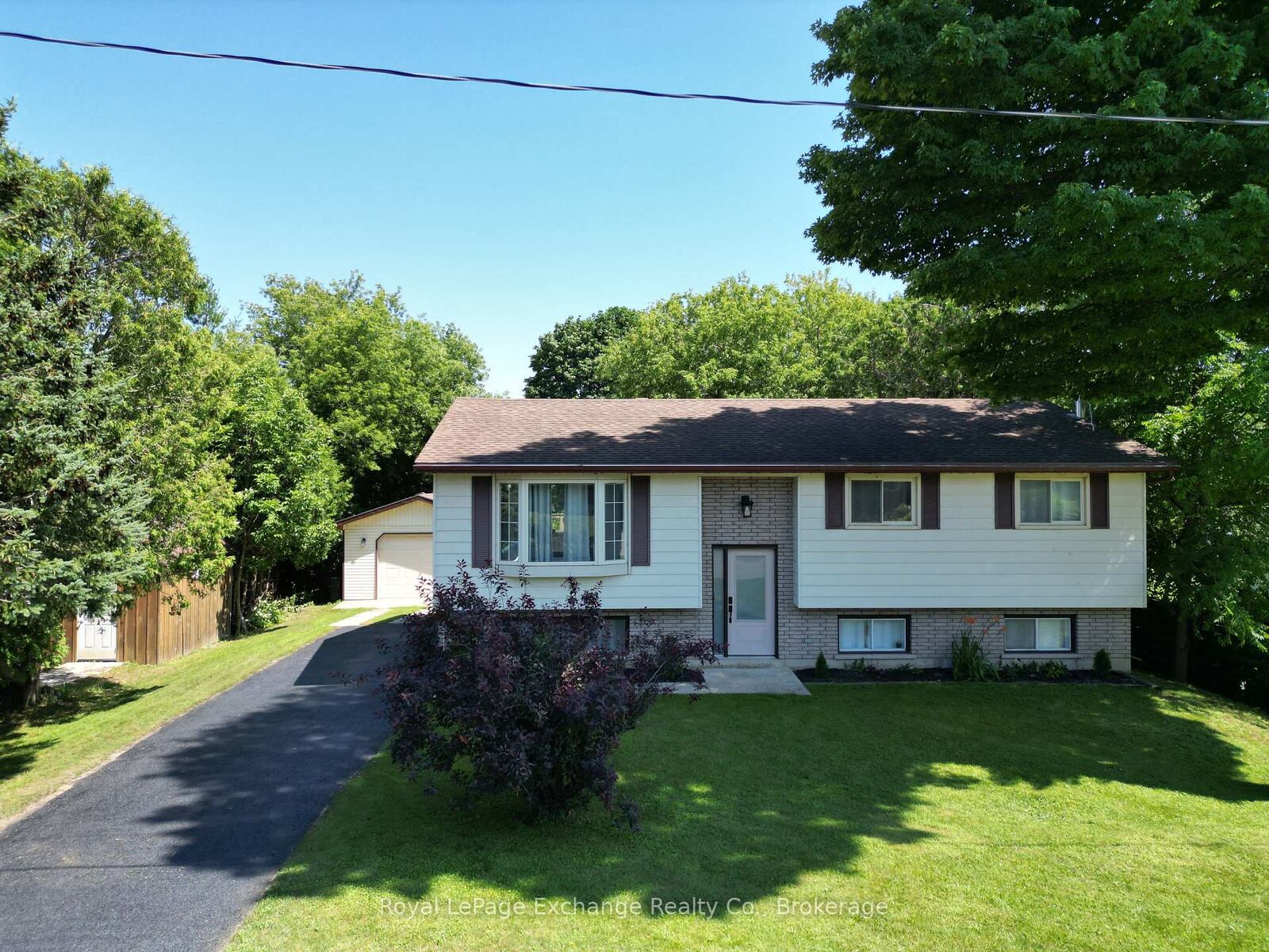 Property Photo: 453 Elgin Street ON N2Z 2V4