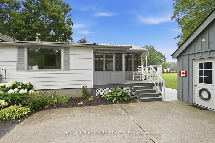Property Photo: 43289 Pettit Road ON L0S 1V0