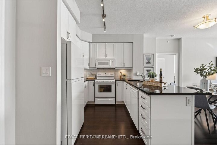 Property Photo: 111 Civic Square Gate 207 ON L4G 0S6