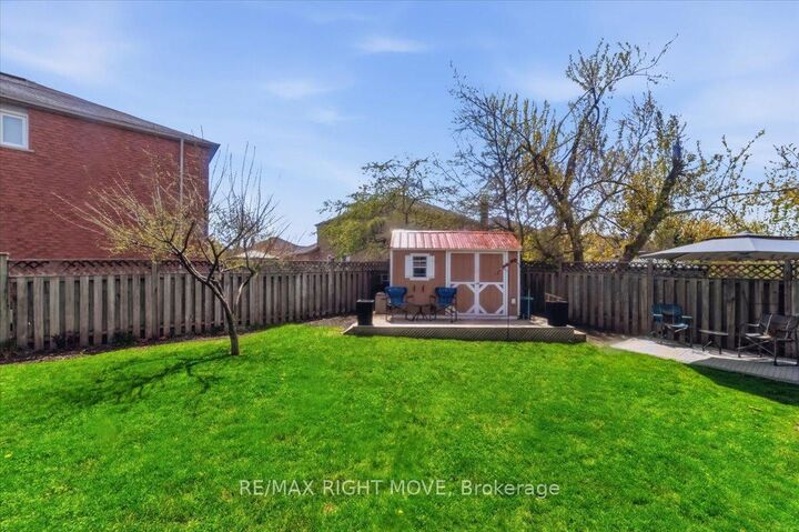 Property Photo:  470 St Vincent Street  ON L4M 6T5 