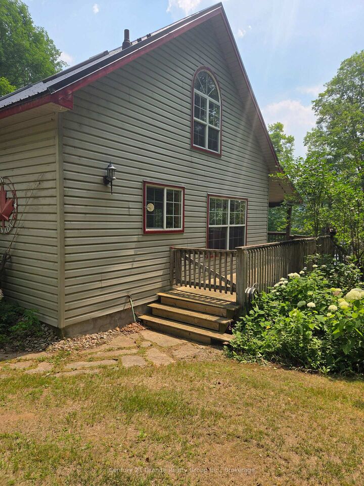 Property Photo: 1562 Tusk Trail ON K0L 1X0