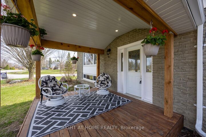 Property Photo: 17 Crestview Avenue ON L0B 1B0