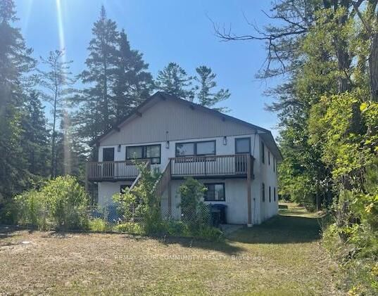 Property Photo:  274 Coastline Drive Unit A  ON L7B 0A9 
