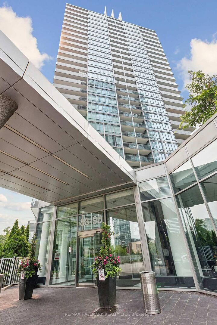 Property Photo: 90 Park Lawn Road Ph-3101 ON M8Y 0B6