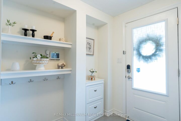Property Photo: 974 Hickory Crescent ON L9E 1P6
