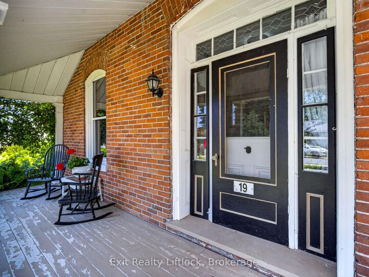 Property Photo: 19 Queen Street ON K0L 2V0
