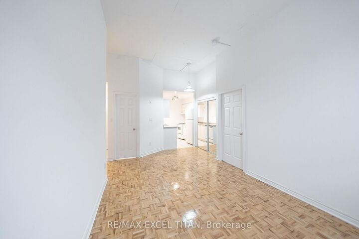 Property Photo: 1401 Dupont Street 617 ON M6H 4J7