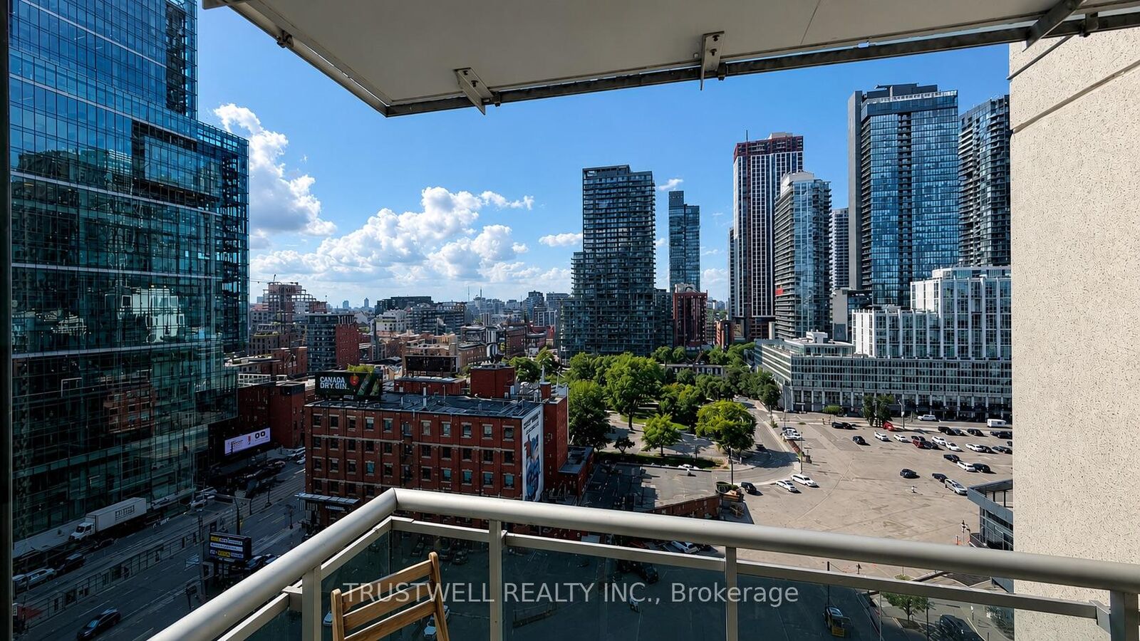 Property Photo: 381 Front Street W 1802 ON M5V 3R8
