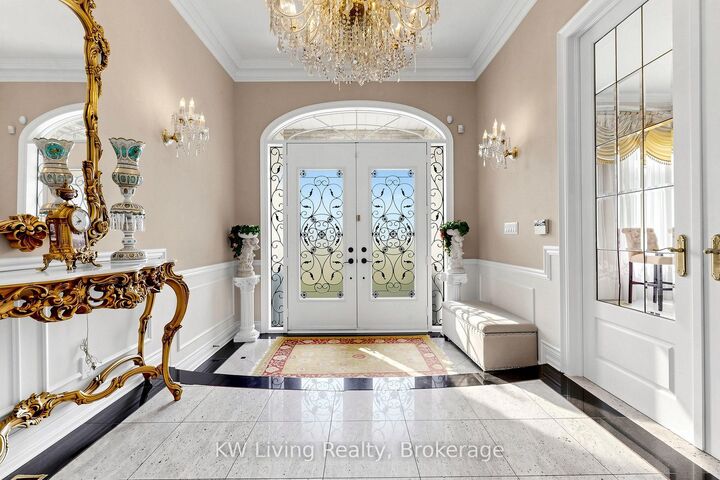 Property Photo: 16 Montressor Court ON L4B 4B7