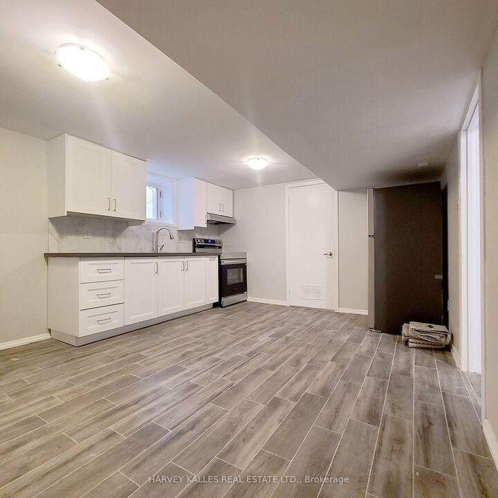 Property Photo:  114 Empress Avenue Lower  ON M2N 3T6 