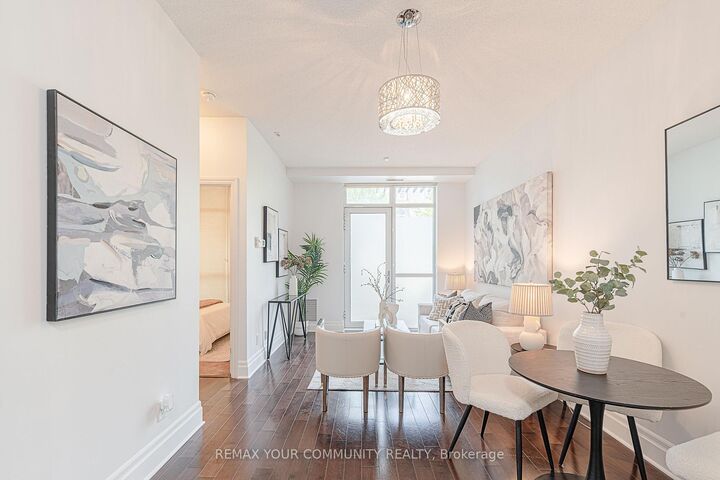 Property Photo: 39 Upper Duke Crescent 102 ON L6G 0B8