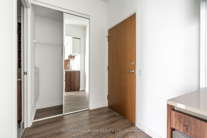 Property Photo: 1000 Portage Parkway E 311 ON L4K 0L1
