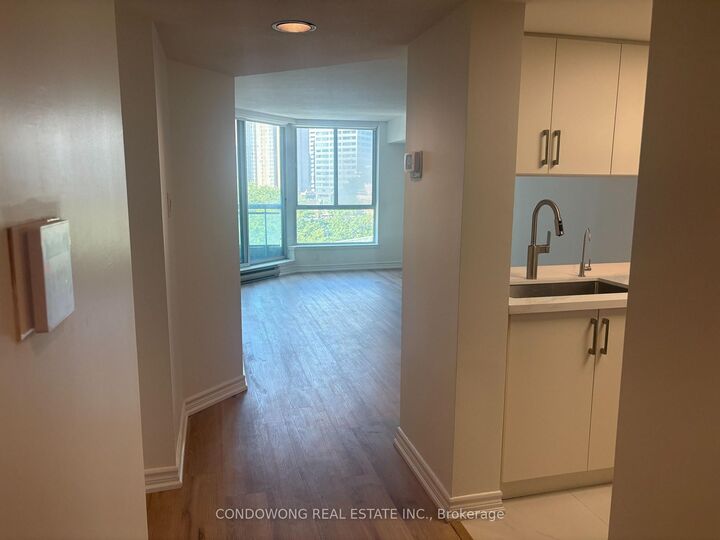 Property Photo: 38 Elm Street 411 ON M5G 2K5