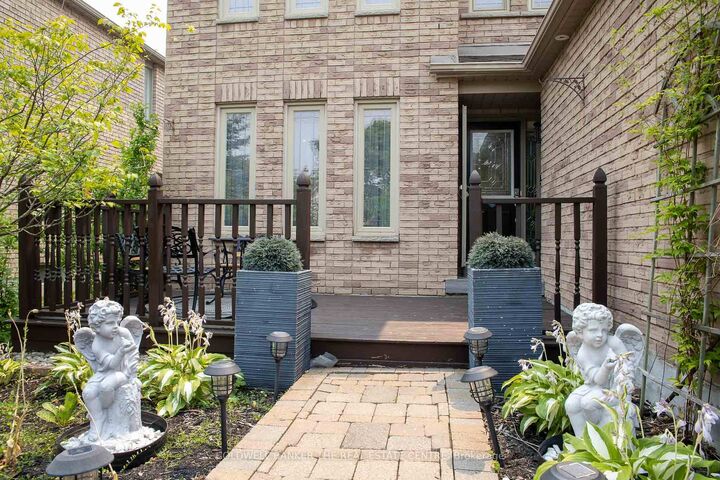 Property Photo: 497 Grove Street E ON L4M 5Z4