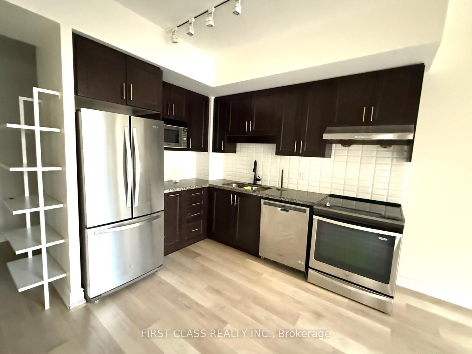 Property Photo: 38 Cedarland Drive 315 ON L6G 1C7