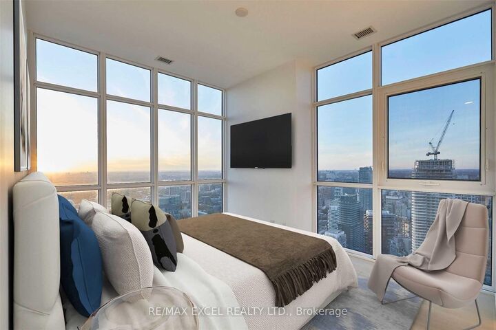 Property Photo: 7 Grenville Street 6403 ON M4Y 1A1