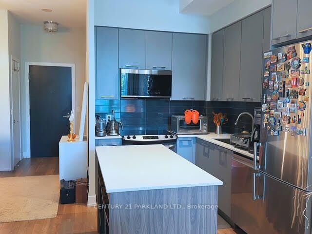 Property Photo:  9471 Yonge Street #205  ON L4C 0Z5 