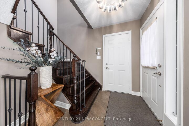Property Photo: 1905 Broad Hollow Gate 25 ON L5L 5X2