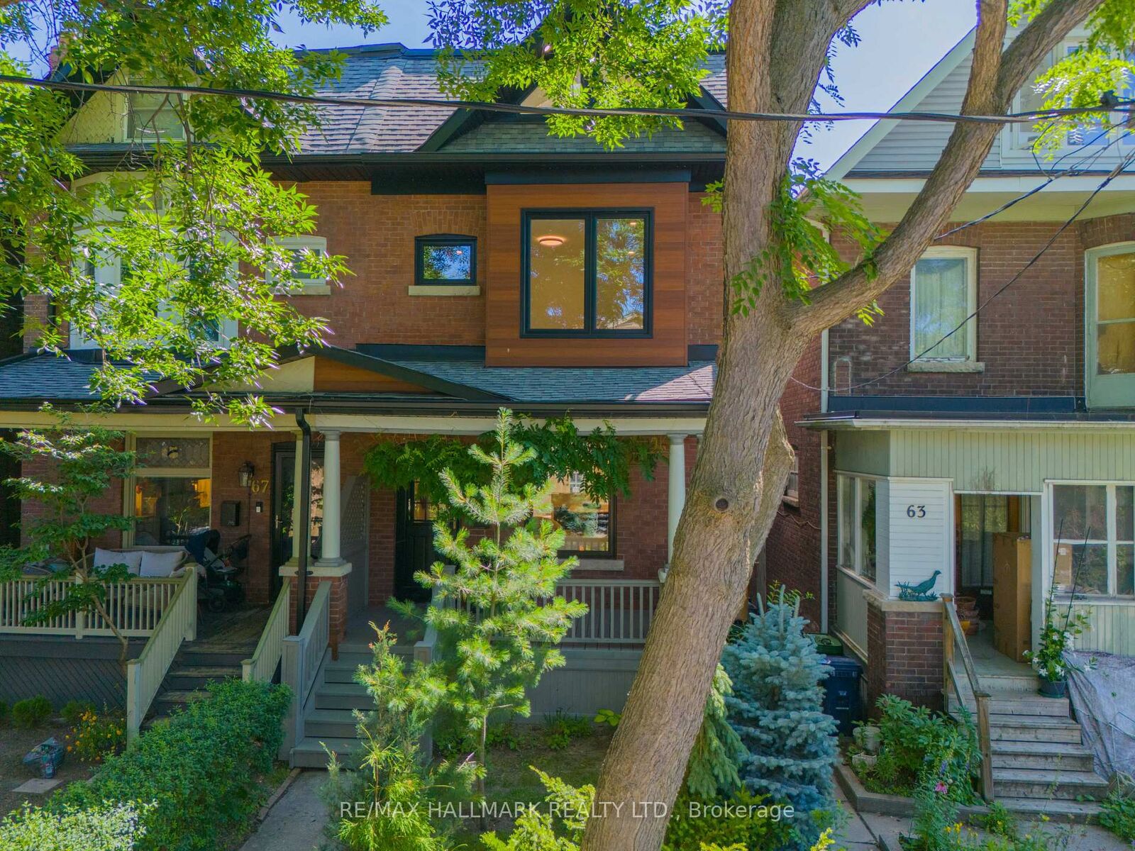 Property Photo: 65 Hampton Avenue ON M4K 2Y7