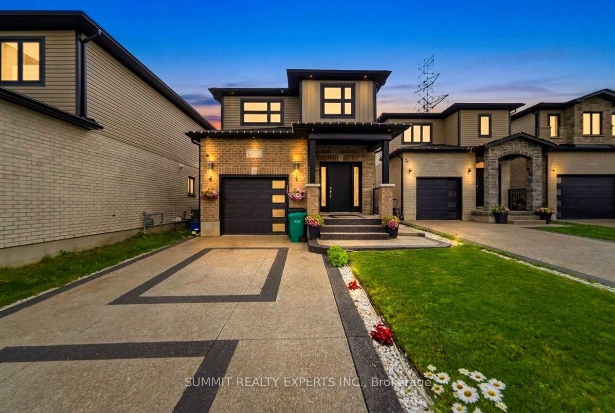 Property Photo: 935 Chapel Hill Court ON N2R 0P4