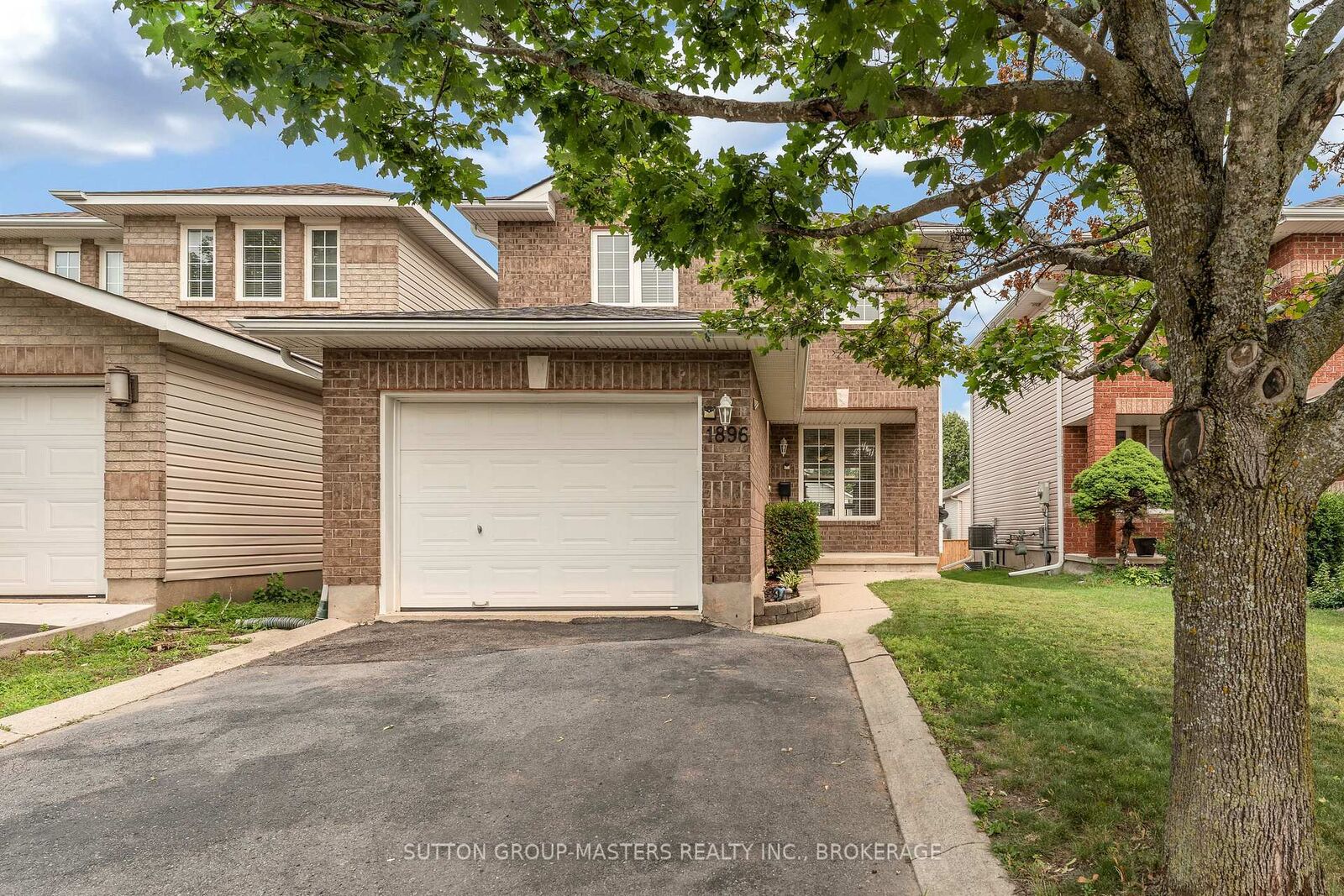 Property Photo:  1896 Berrywood Crescent  ON K7P 3G4 