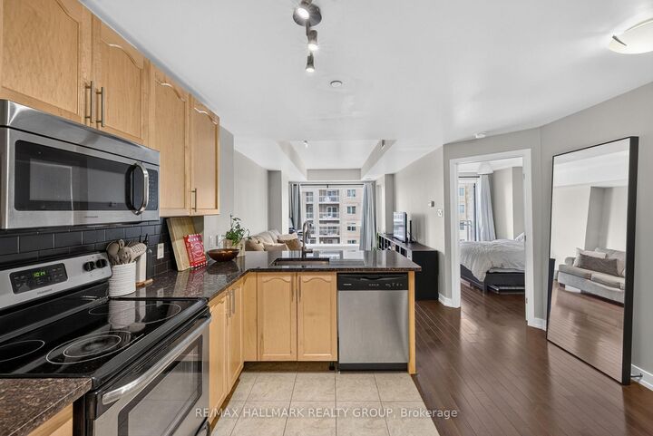 Property Photo:  330 Titan Private 606  ON K2G 1G3 