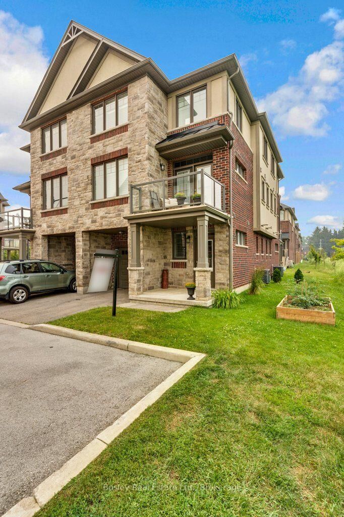 Property Photo:  7 Bacon Lane  ON L9G 0H2 