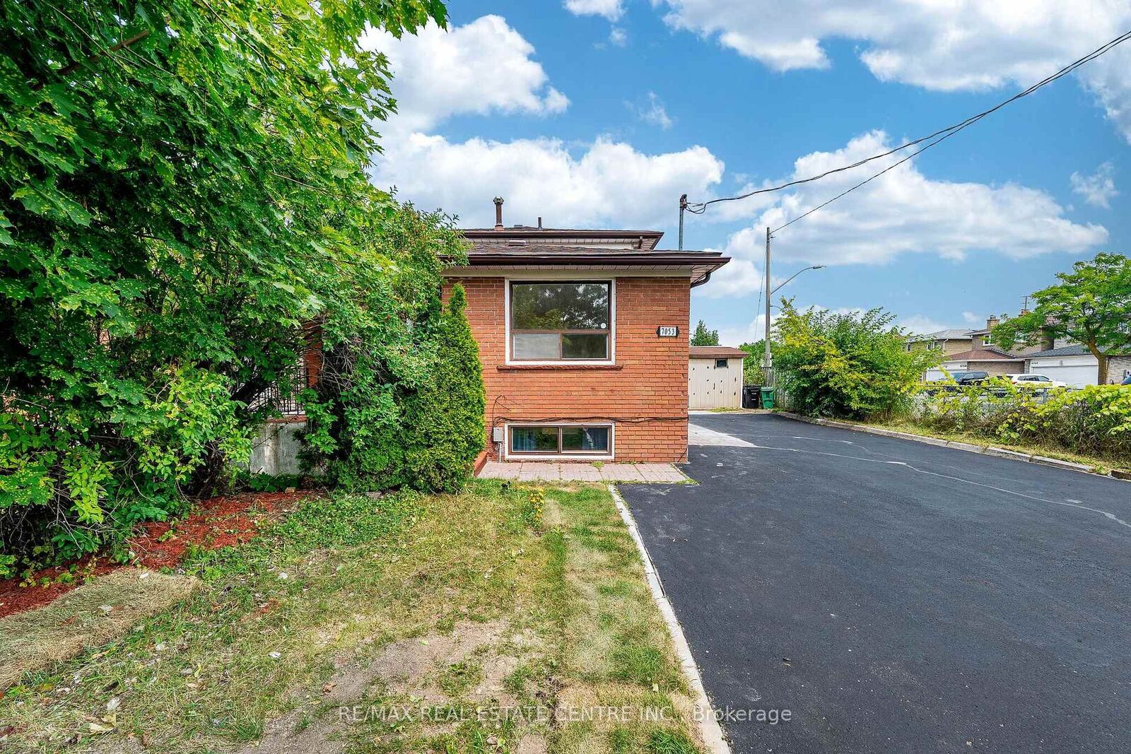 Property Photo:  7053 Harwick Drive  ON L4T 3A3 