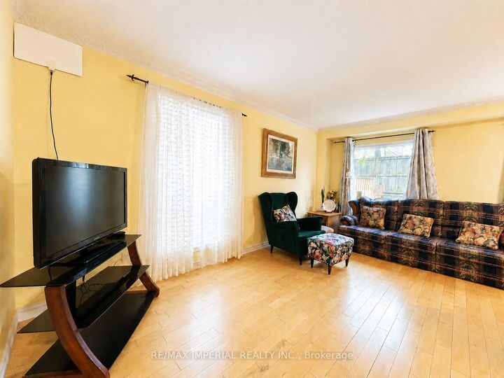 Property Photo: 2955 Thomas Street 53, Lower ON L5M 6A9
