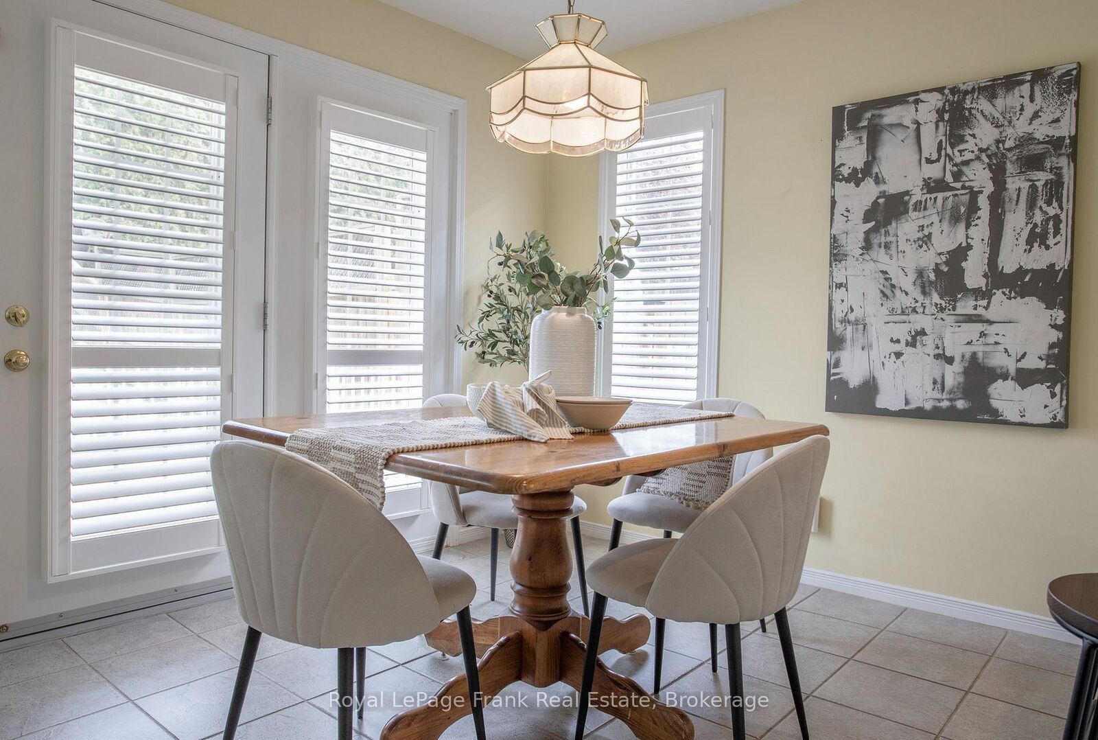 Property Photo: 1477 Greenvalley Trail ON L1K 2N5