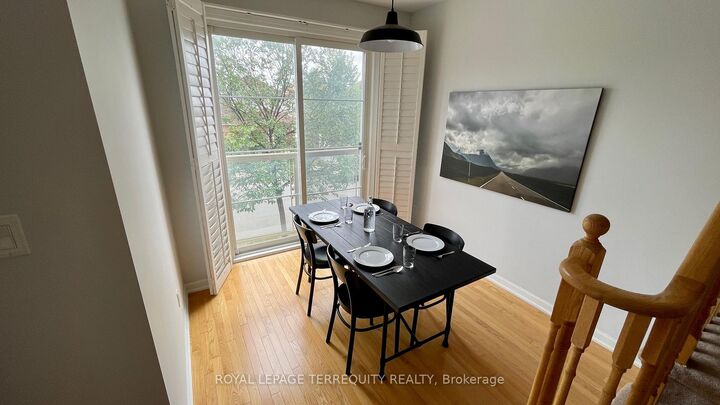 Property Photo:  165 Hampshire Way 152  ON L9T 8M7 