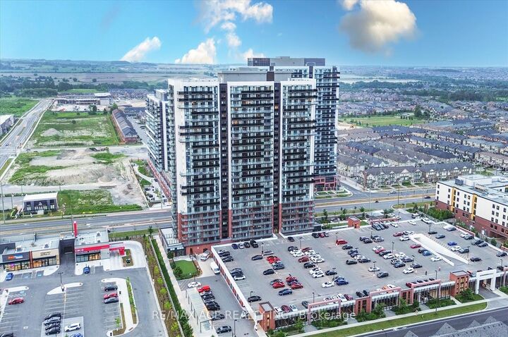 Property Photo: 2550 Simcoe Street N 809 ON L1L 0R5