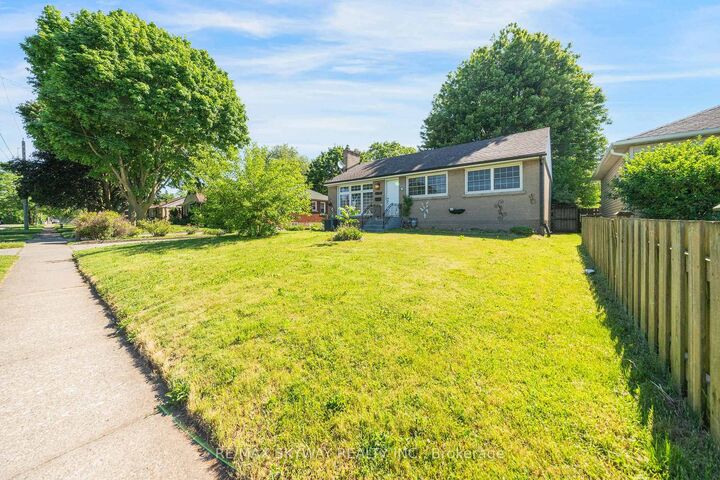 Property Photo:  6604 Locus Avenue  ON L2G 4K7 