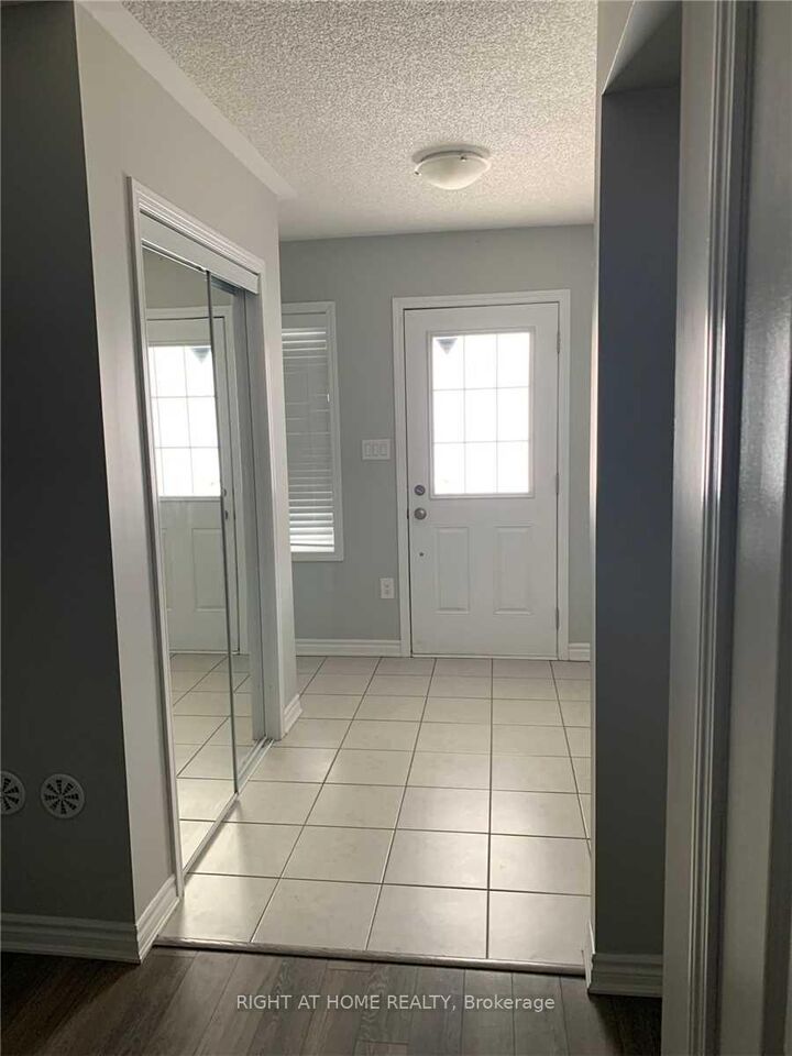 Property Photo: 293 Eves Gate ON L9E 0A2