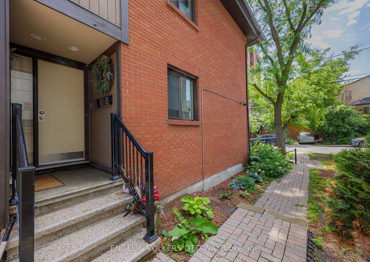 Property Photo: 35 Robinson Avenue B ON K1N 8N8